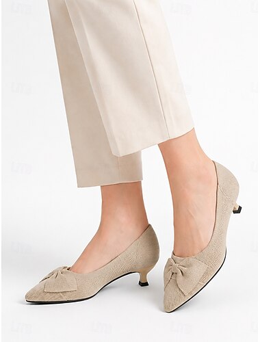  Beigefarbene Kitten Heels für Damen – gestrickte Pumps mit spitzer Zehenpartie und Schleife für Büro, Alltag und Business Casual.