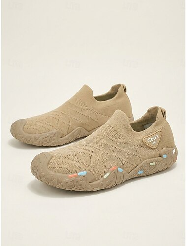  Sneakers slip-on beige da uomo: scarpe da passeggio leggere e traspiranti in maglia, calzature comode per resort, crociere, vacanze al mare, viaggi e per l'uso quotidiano in estate.