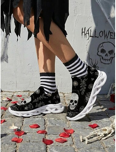  Sneakers slip-on da donna nere con stampa floreale e teschi, scarpe da passeggio a calzino per Halloween con suola ammortizzante Hollow Wave, scarpe da ginnastica leggere per costume di Halloween