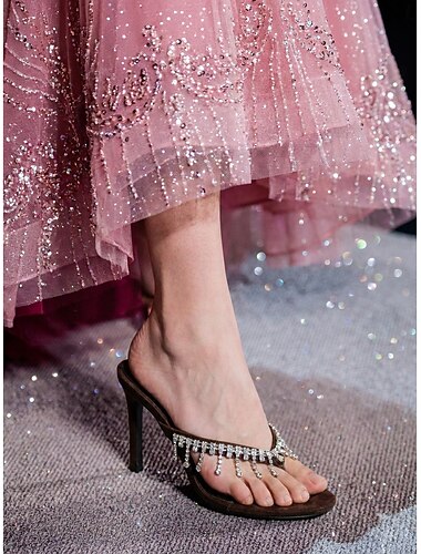  Mules à franges strass pour femmes - sandales de luxe marron en daim à bout carré et talons aiguilles, idéales pour les cocktails et les vacances en soirée.