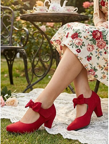  Dámské vintage lodičky Mary Jane z 50. let - retro červené semišové boty na podpatku s kulatou špičkou a mašlí, vhodné do kanceláře i na každodenní nošení.