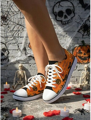  Dame orange low-top kanvas sneakers med græskarprint og flagermusprint - klassiske snørebånds-skatesko med heldækkende Halloween-grafik til afslappet gåtur og fest &matchende halloween-kostumer