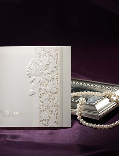 三つ折り 結婚式の招待状 招待状カード ビンテージ / フェアリーテール / 花のスタイル パール紙 15cm*15cm