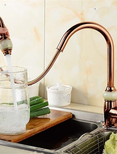  Traditional Kitchen Faucet with Pull Out Sprayer Rose Golden, 360 Swivel Brass Single Handle One Hole Pull Down Kitchen Taps with Hot and Cold Water Vintage Retro Style