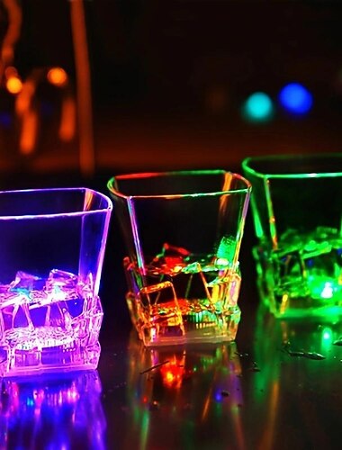 Tasse Flash LED de Noël 1 PC avec Interrupteur de Capteur Couleur Whiskey Tasse Lumineuse Colorée Induction d'Eau Tasse de Bière Colorée pour Bar Fête Nuit Club