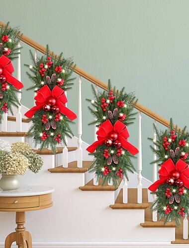julekranse xmas swags med lys trådløs forbelyst trappe trappe trappe vindue vægdekoration dråbekantet krans rattan indkøbscenter hotel udendørs