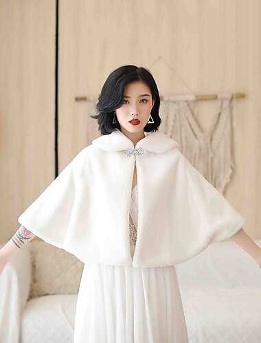  Long Sleeve Capes Faux Fur White Coat Wedding / Party / Evening Women‘s Wrap With Crystal Brooch