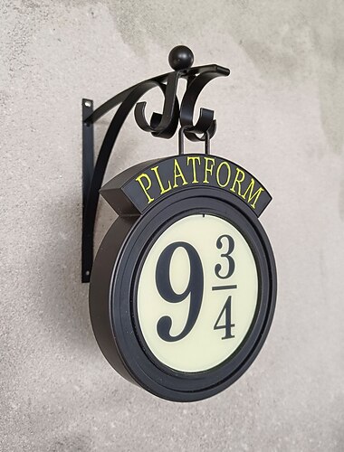 レトロなハンギングナイトライト、映画メタルウォールマウントプラットフォームナイトライト、家の装飾ロゴライトLEDライト装飾、映画愛好家へのギフト