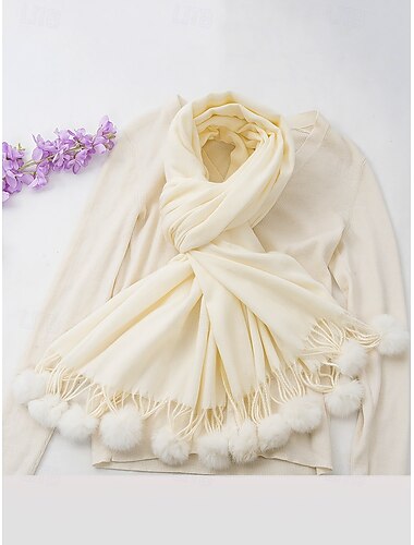 צעיף חורף אדום לנשים עם גדילי פונפון - עטיפה נעימה ומסוגננת למזג אוויר קר ותלבושות לחג