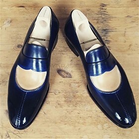 Men's Classic Navy and Beige Leather Loafers  Retro Two-Tone Dress Shoes with Elegant Scallop Detail, Perfect for Formal and Casual Occasions