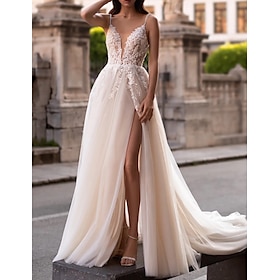 Beach Boho Wedding Dresses A-Line Camisole V Neck Sleeveless Court Train Tulle Bridal Gowns With Embroidery Appliques 2024