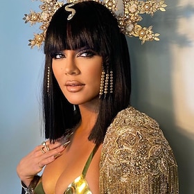 Black Bob Wig with Bangs for Women Short Straight bob Wigs with Golden Sequin Heat Resistant Synthetic Hair Bob Cut Wig Mia Wallace Cleopatra Halloweeen Cospla