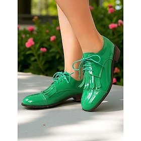 Women's 1950s Green Patent Leather Oxford Shoes  Retro Lace-Up Brogues with Fringe Detail for Spring Outfits or Garden Parties