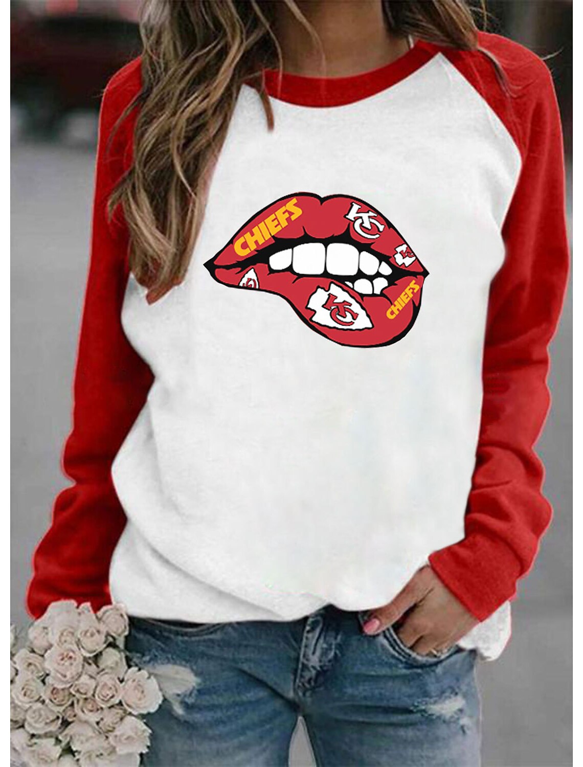 lip print sweatshirt