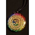pendentif orgonite symbole om collier lumineux chakra énergie de guérison collier méditation bijoux fait à la main professionnel