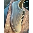 pánské bílé kožené slip-on tenisky – minimalistický design s pohodlnou podrážkou pro běžné nošení
