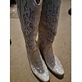 dámské vintage westernové kovbojské boty zdobené drahokamy, vyšívaný kožený design pro svatby a zvláštní příležitosti