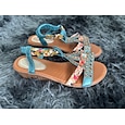 Sandalias de cuña para mujer con adornos de diamantes de imitación: cómodas tiras elásticas y detalles con estampados florales para un look informal de verano.