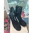 Botines de mujer negros con tacón de aguja y malla con cordones: elegantes tacones de punta abierta para fiestas y ropa de noche