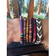 Boho-Set aus mehrlagigen geflochtenen Perlenarmbändern für Herren, verschiedene Materialdesigns – Holz, Leder und Seil, Tribal-Stil, Strand- und Freizeitkleidung