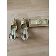 Set di scarpe con tacco a spillo dorato da donna e pochette abbinata - scarpe a punta in raso e strass per eventi formali e feste eleganti