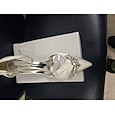 Décolleté da donna con tacco a blocco in raso, fiocco di cristallo e dettagli in strass, tacchi alti a punta per feste di lusso e cocktail.