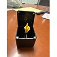 Dedo medio en caja para regalos de broma para adultos, dedo medio impreso en 3D en una caja de regalo emergente de broma sorpresa, caja de regalo molesta con una caja de anillo negra para el dedo