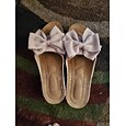 Sandalias de cuña verdes para mujer con detalle floral: cómodas sandalias de verano con punta abierta para uso casual, diario y en el jardín.