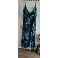 Vestido largo sin mangas con volantes florales para invitadas de boda de gasa con puntas abiertas