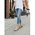 Sandales compensées à brides croisées et strass verts pour femme – mules confortables à enfiler avec semelle intérieure rembourrée et talons ouverts scintillants, idéales pour les vacances et les
