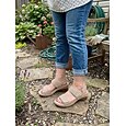 Sandales à talons confortables pour femmes, couleur camel, ornées de strass et dotées de brides réglables – sandales rembourrées avec soutien de la voûte plantaire, idéales pour les voyages, le