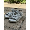 Sandales grises confortables pour femmes avec soutien de la voûte plantaire – sandales de marche légères et rembourrées avec bride à la cheville, chaussures décontractées et souples pour les voyages,
