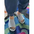 Sandalias planas grises de punto cómodo con soporte para el arco del pie para mujer: sandalias deportivas ligeras y transpirables con suela acolchada, calzado casual de verano para interiores,