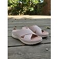 Sandales confortables à brides croisées roses pour femme – mules respirantes et légères en maille, semelle souple et rembourrée, chaussures d'été décontractées pour la maison, les voyages et la plage.