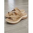 Sandalias planas de mujer con soporte para el arco del pie, color camel, ligeras y cómodas, con remaches. &Sandalias acolchadas con diseño de hebilla y parte superior texturizada para caminar y