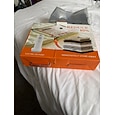 Draadloze reisvacuüm opbergzakkenset met oplaadbare pomp, grijze herbruikbare vacuümzakken, transparante kledingorganizer voor koffers, kledingkasten en reisverpakkingen.