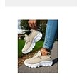 Chaussures de marche respirantes kaki pour femmes - baskets confortables et légères à lacets, idéales pour les voyages et le quotidien