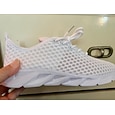 Witte, ademende mesh hardloopsneakers voor dames, lichtgewicht veterschoenen om mee te wandelen, hardlopen, reizen of naar de sportschool te gaan. &alledaags comfort