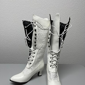 White Women's Victorian-Style Lace-Up Boots with Lace Details and Mid Heels for Elegant and Vintage Wear